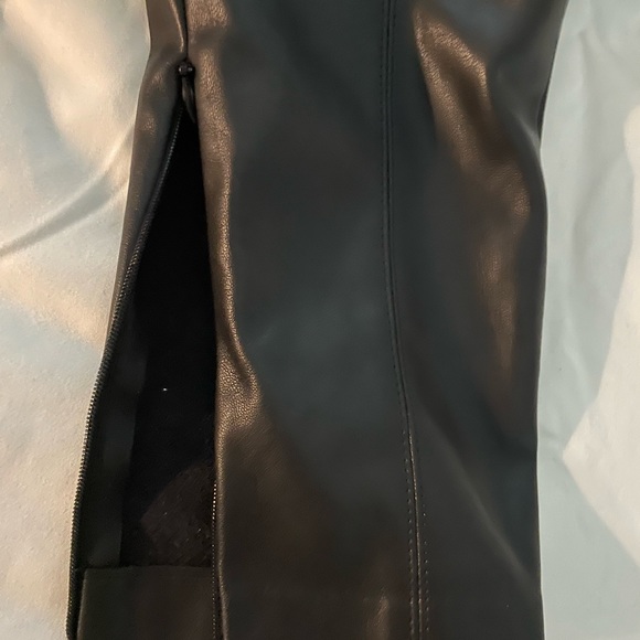 Zara Faux Leather Black pants with ankle zippers - Picture 3 of 3